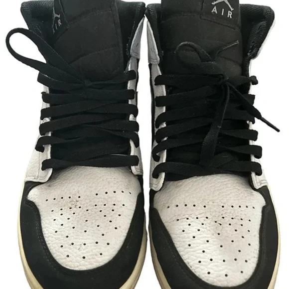 ❌❌SOLD❌❌Size 10 - Jordan 1 Retro High OG Black Toe 2016 - Picture 4 of 5